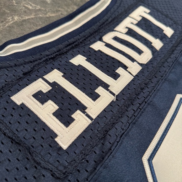 Nike Dallas Cowboys Ezekiel Elliott Jersey - Picture 3 of 9